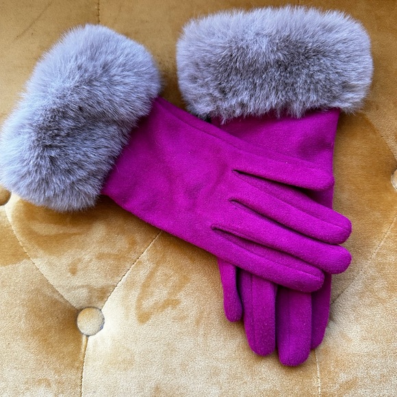 Powder Designs UK Bettina Fuchsia Gloves Faux Fur - Picture 9 of 14